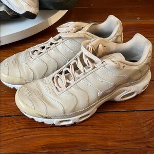 Nike Cream Athletic Shoes